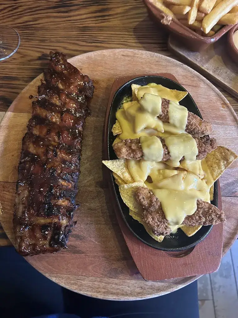 Victoria Kefer_Mr Ribs NeerPelt_Pelt_review