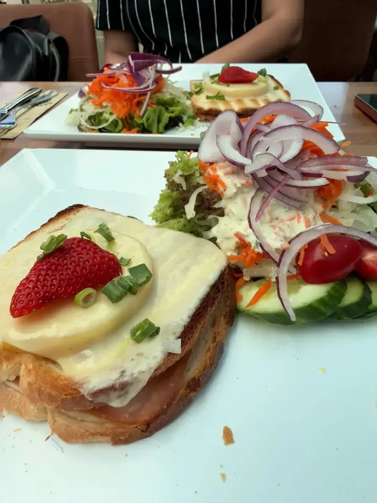 Banana Split_Overpelt_slider_image_2