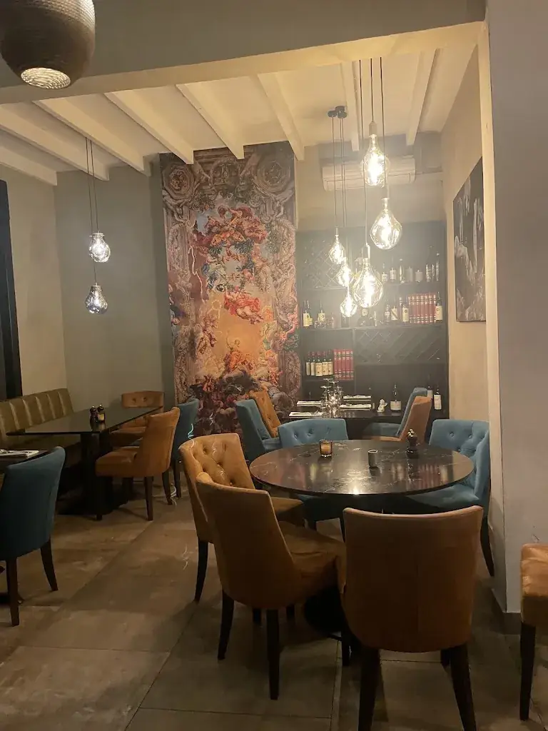 Yangzum Lama_Trenta-Sette_Olen_review