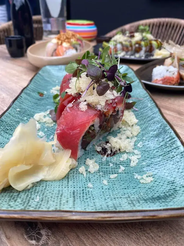 Lars Delsupehe_Kintsukuroi Sushi_Olen_review