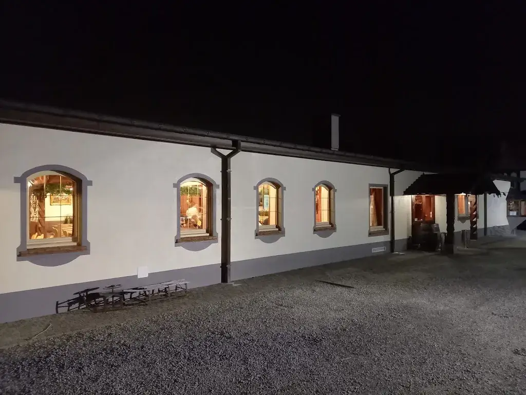 Axel Ancolet_Tiroler Stube Alpenrose_Ninove_review