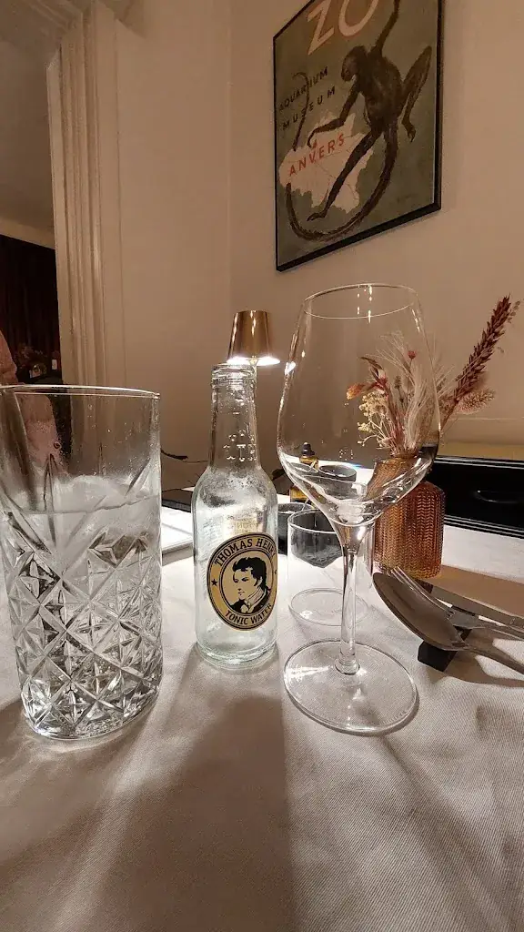 Nancy De Peuter_De Living_Malle_review