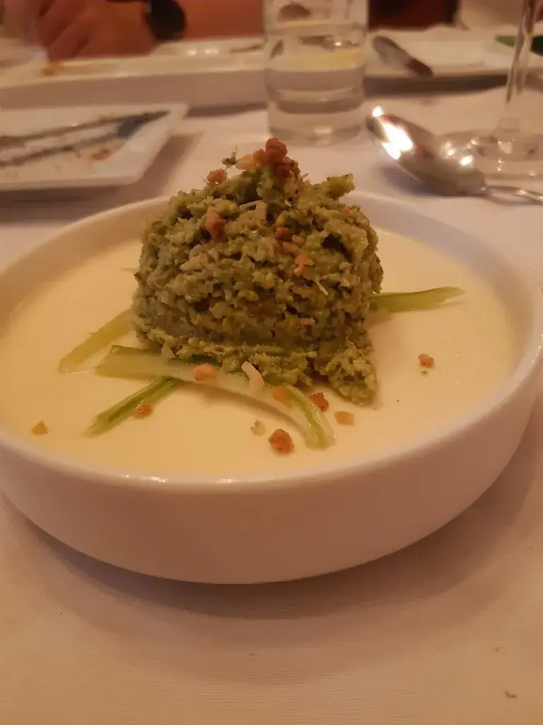 Tijl Aerts_De Living_Malle_review