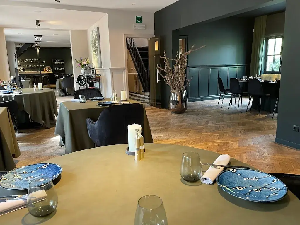 Table Vaccin restaurant in Malle