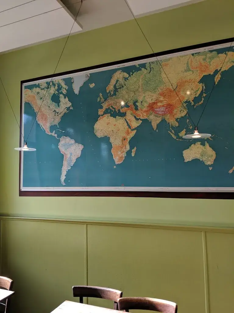 Andesh Haribhajan_ViaVia Travel Café_Leuven_review