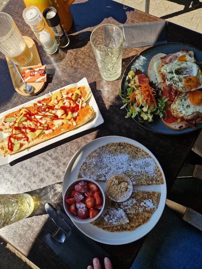 Eline Bijl_Clamel_Oud-Turnhout_review