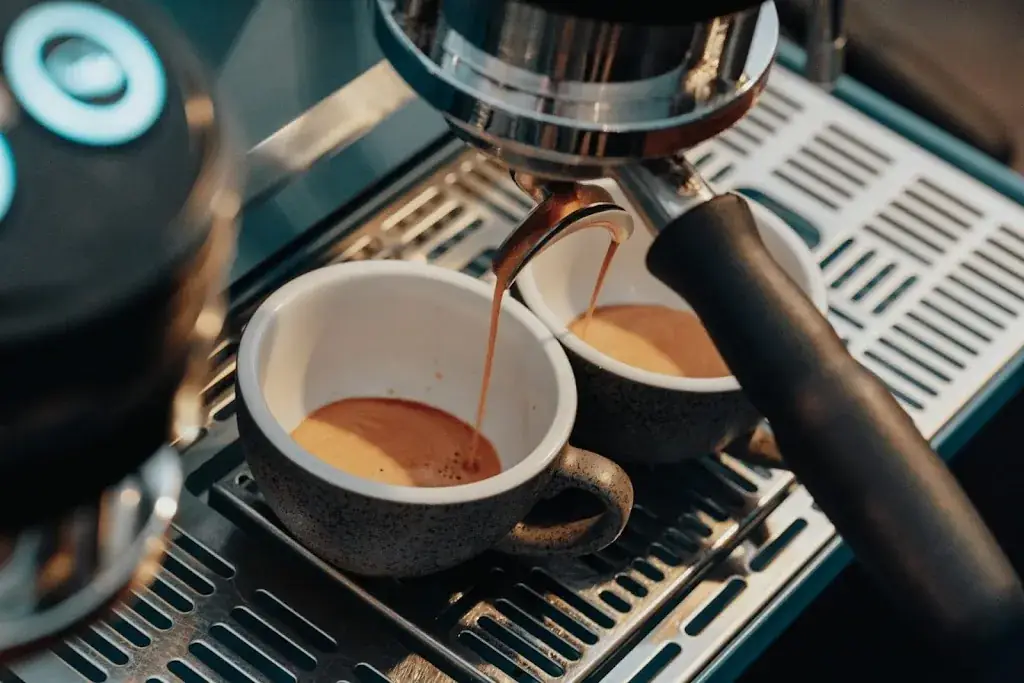 De Lou_Pelt_slider_image_2