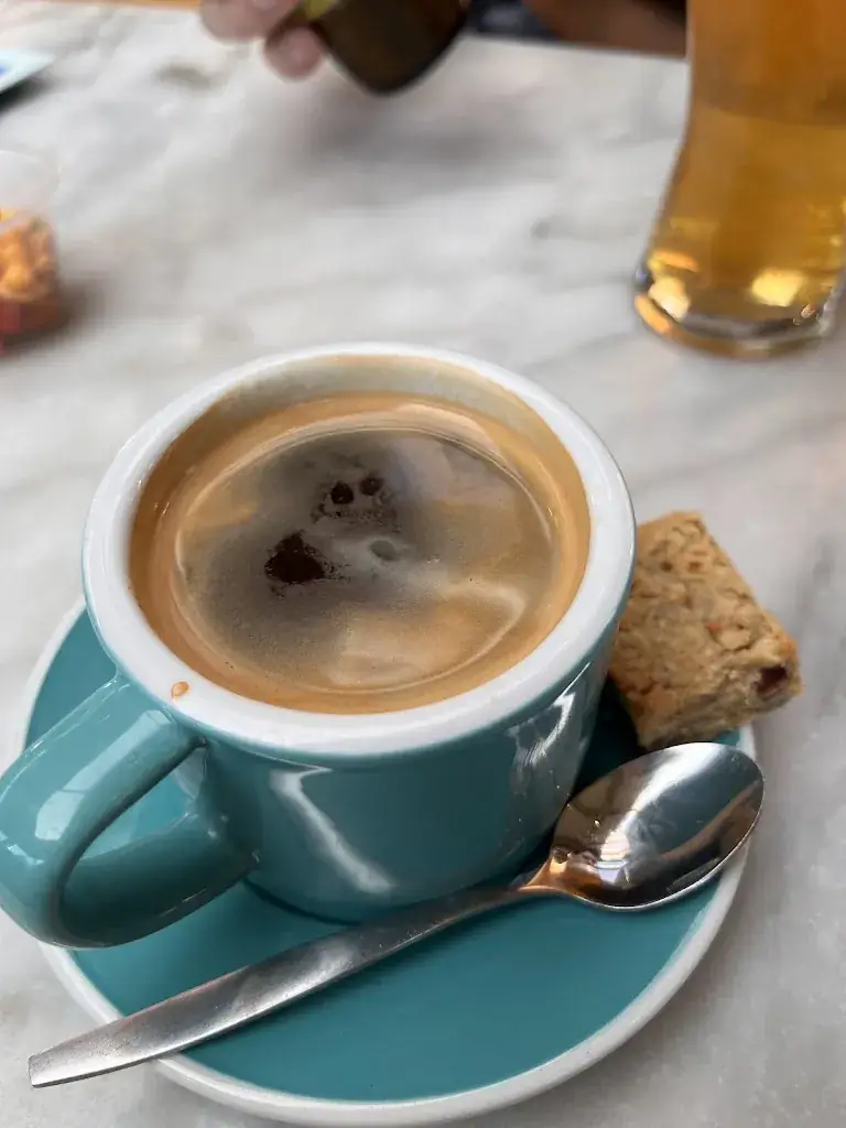 De Lou_Pelt_slider_image_3