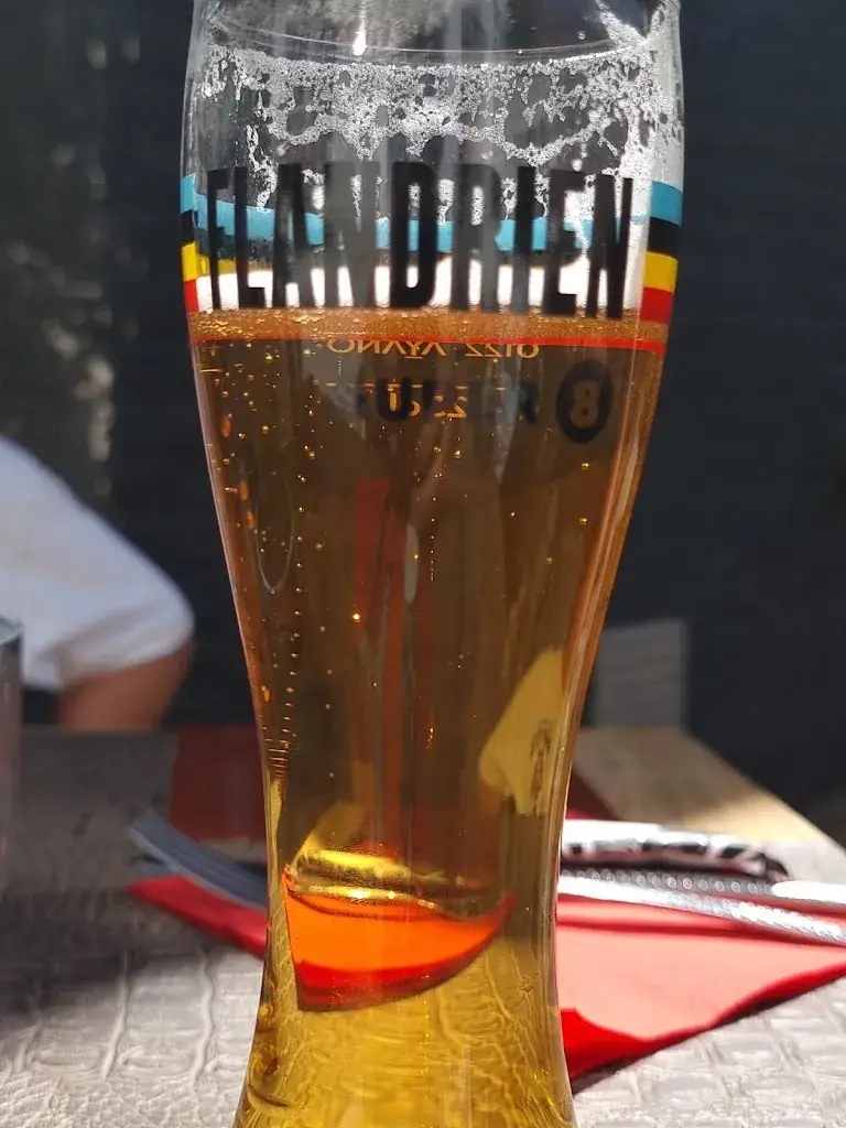 Paavoo Ma'Loch_The Monkey Bar_Oudenaarde_review