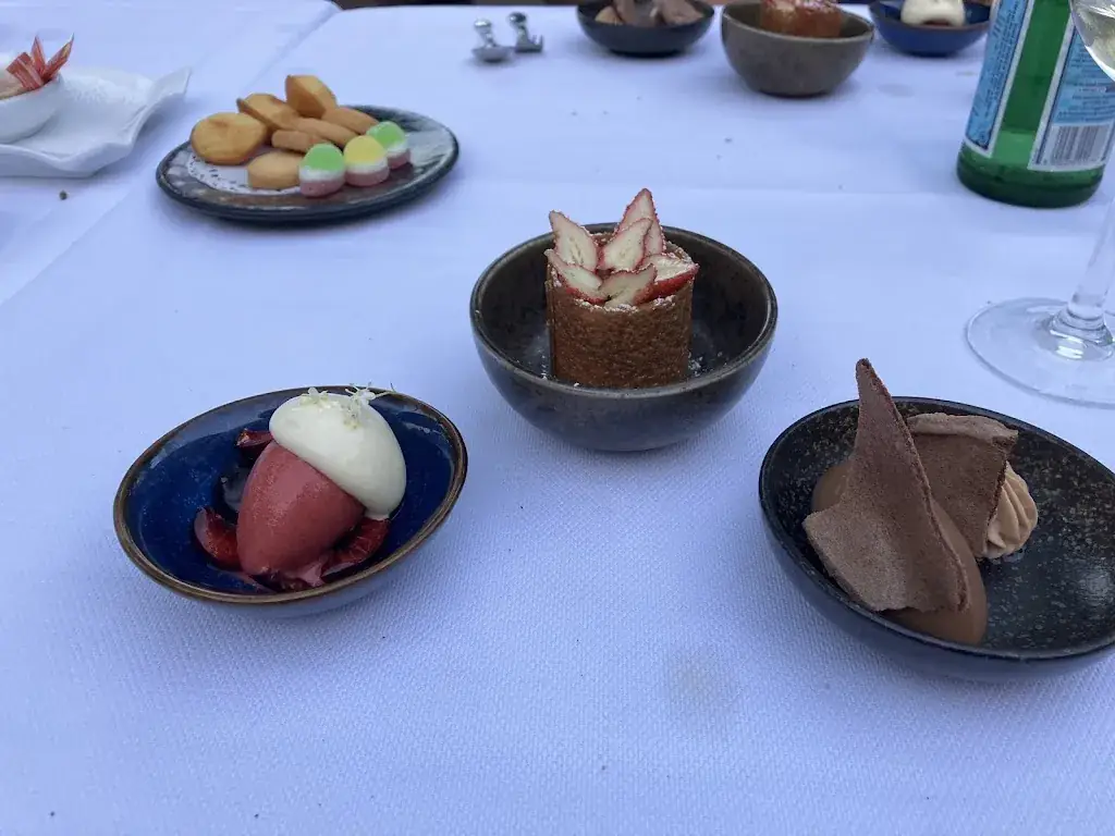 Evi Clement_Salons Provoost feestzaal & restaurant by Bart & Charlotte_Oudenburg_avis