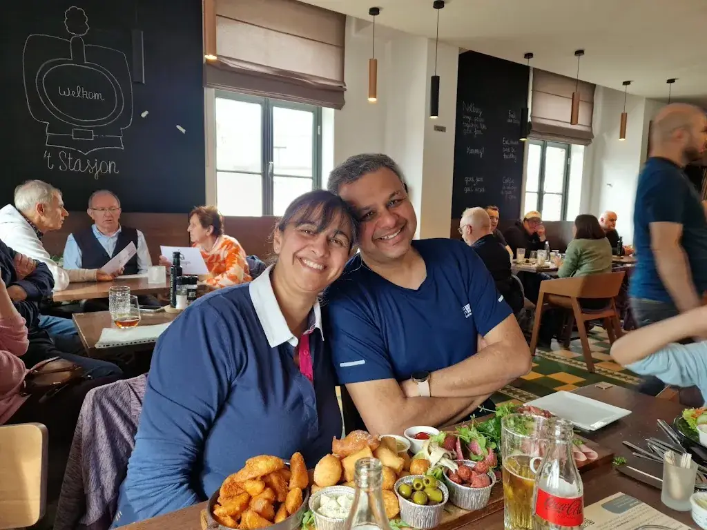 chintan mistry_Brasserie 't Stasjon_As_reseña