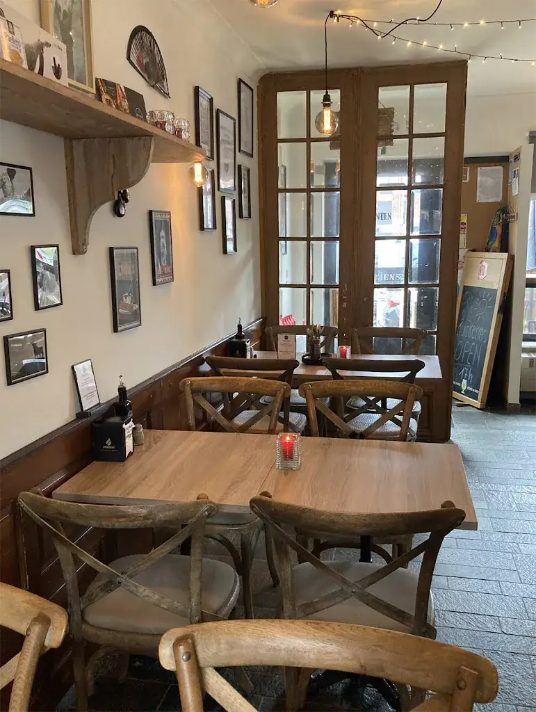 Ann Badjura_Mi Casa y Más_As_review