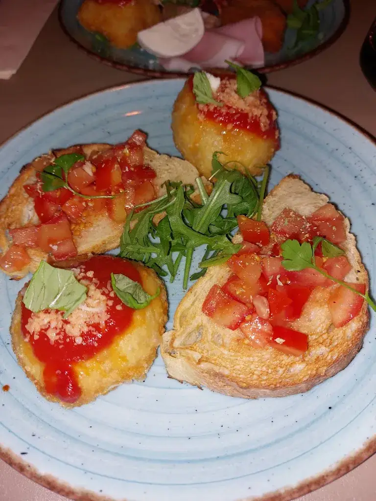 Menu_La Famiglia_As_image_4