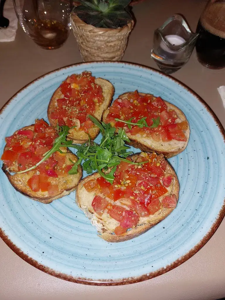 E._La Famiglia_As_review