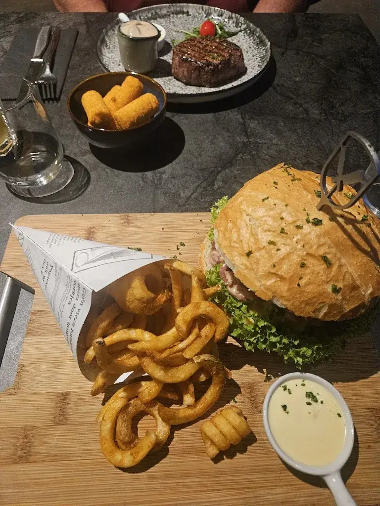 Julia Stoffel_De Heylige_Oudsbergen_Bewertung