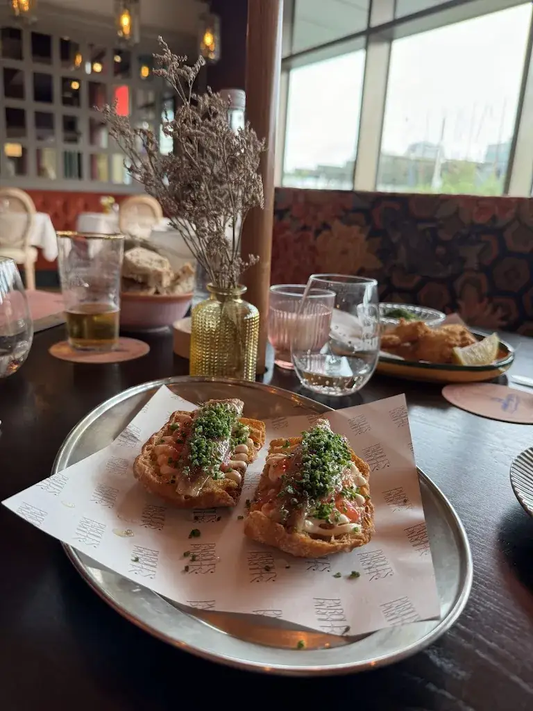 Paroles Paroles Oostende | Fun Sharing Food | Restaurant - Bar - Events - Vergaderzaal | G&M 12,5/20 + H!P of the Year '25_Oostende_slider_image_3