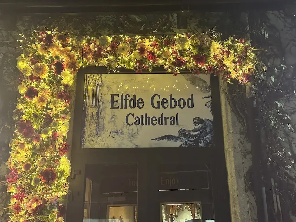 KL Williams_Elfde Gebod_Antwerpen_review