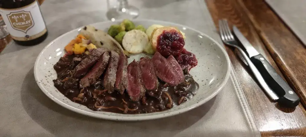 Raoul vM_Brasserie Max_Peer_reseña