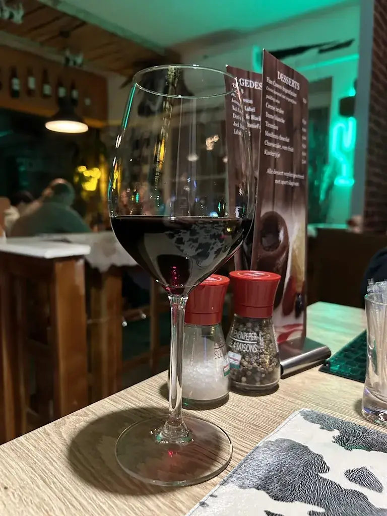 Rafailía_El buen pastor steakhouse_Peer_review