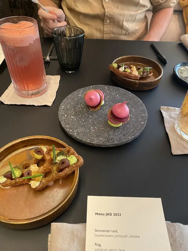 Kyara Vanderhoven_Resto Wald_Rotselaar_review