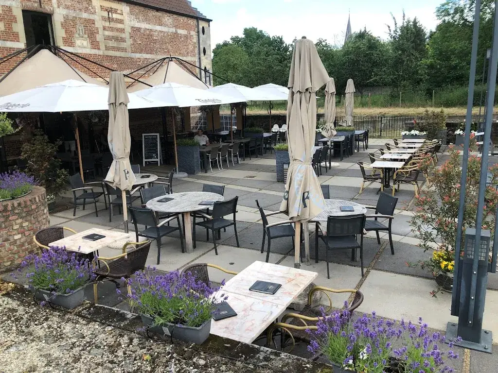 Brasserie De Waterburcht Restaurant in Riemst