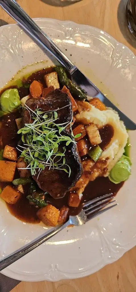 HamidReza E_Onder de Brug_Riemst_review