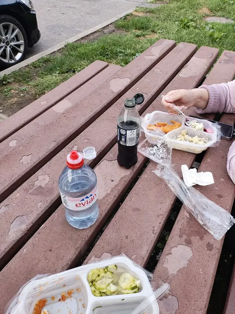 Malkie Farkas_Hoffy's Restaurant & Take Away_Antwerpen_review