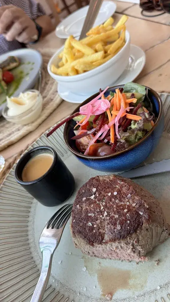 Hello World_Boothuys_Zandhoven_review