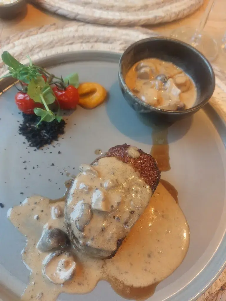 Sounitee Pudaruth_Boothuys_Zandhoven_review