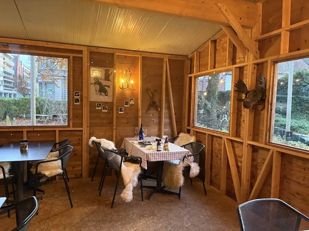 Evy Acket_The Backyard - Ronse_Ronse_review