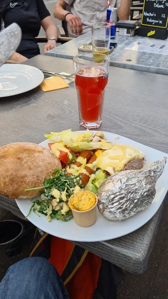 Gilbert Blondeel_Cafe de la Carpe_Ronse_review