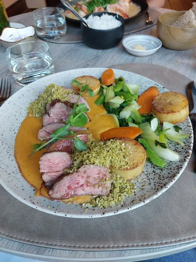 Ton Mai_Boom_slider_image_3