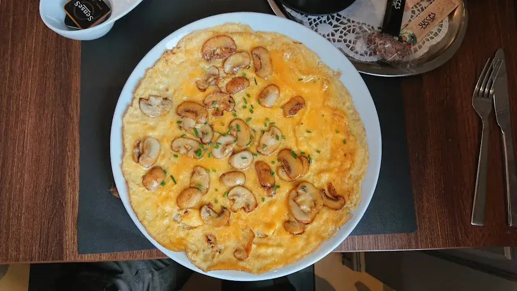 Phil Evans_Lientje's Bistro_Niel_review