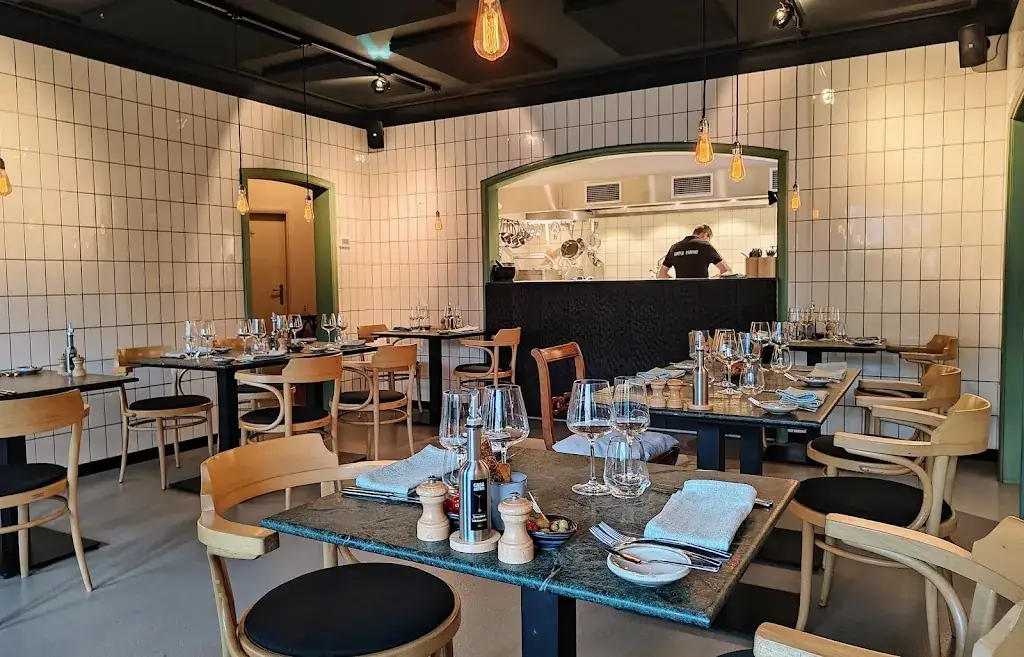 Simple Parfait Restaurant in Schoten