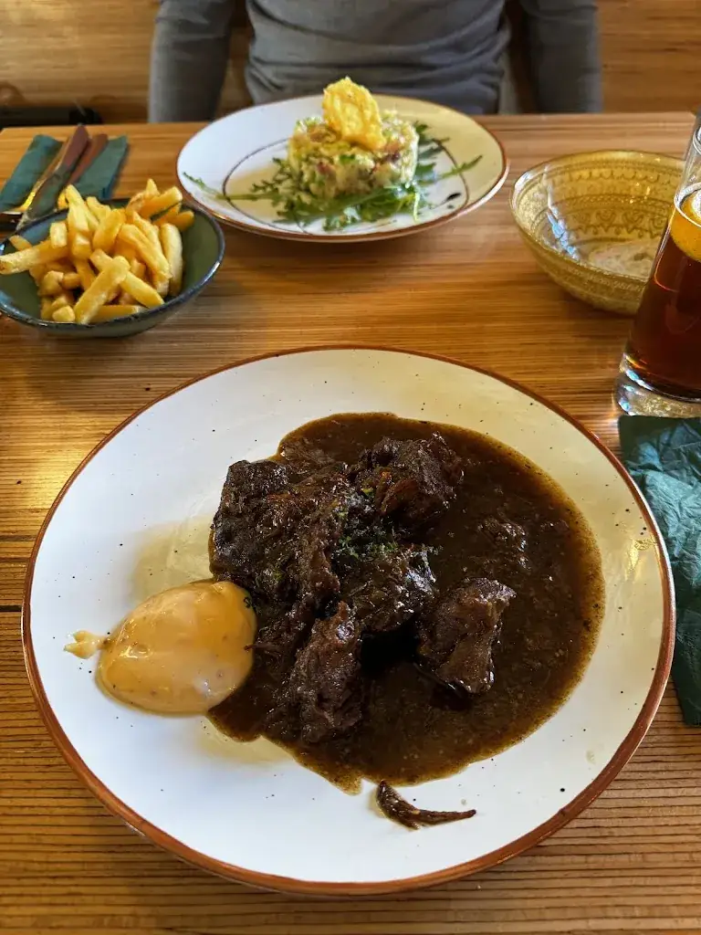 Alexandra Duquenoy_Kwadeplas_Sint-Genesius-Rode_review