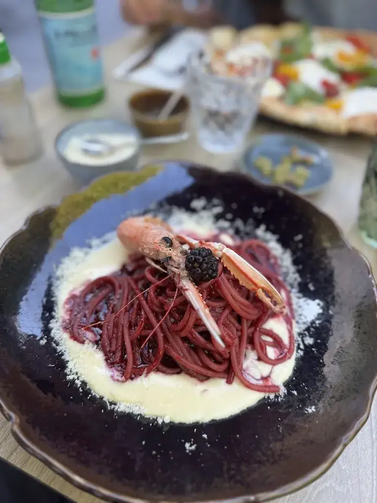 Tra Amici_Rhode-Saint-Genèse_slider_image_3