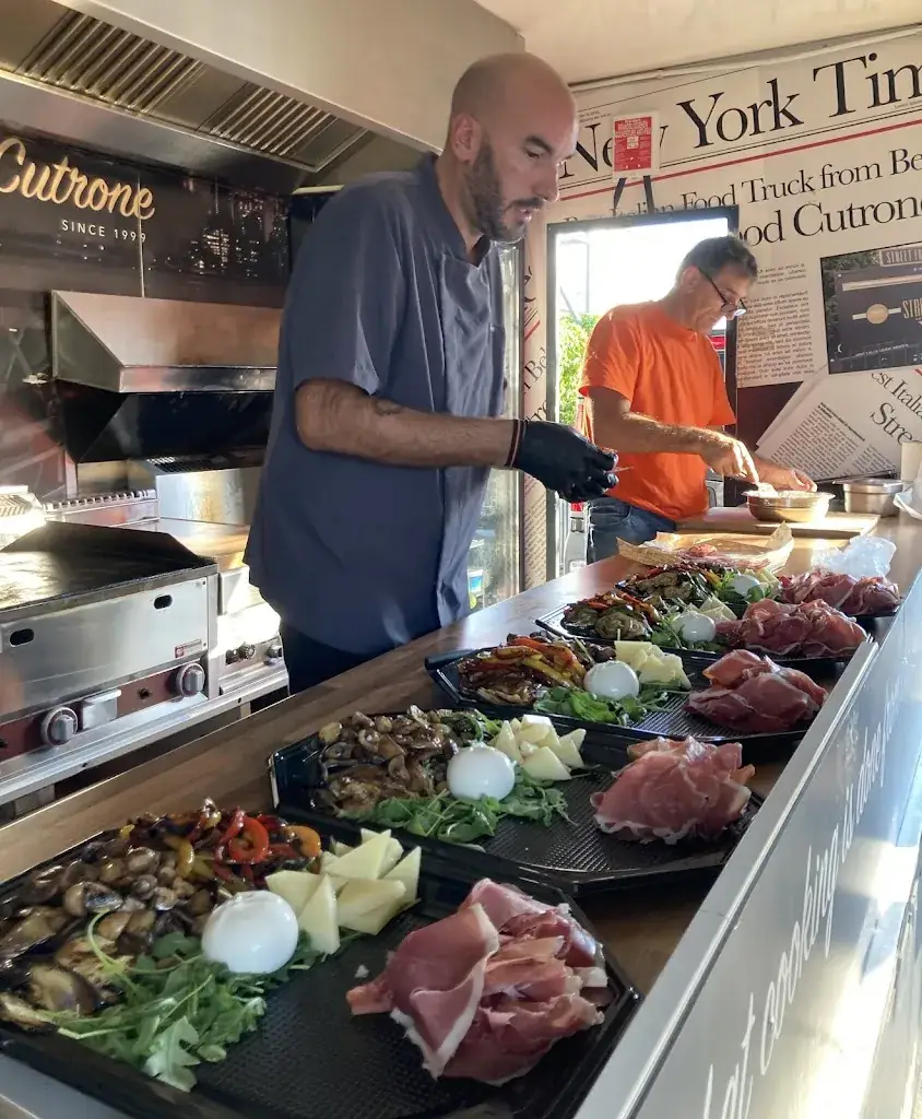 Street Food Cutrone_Sint-Genesius-Rode_slider_image_2