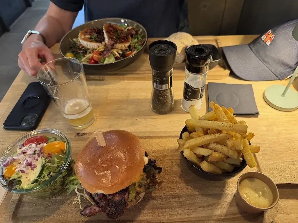 Tony Bolton_Hermanus_Brugge_reseña