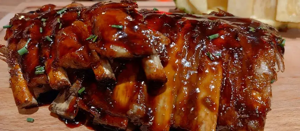 Ingrid Pichal_De Rode Zee_Schilde_review