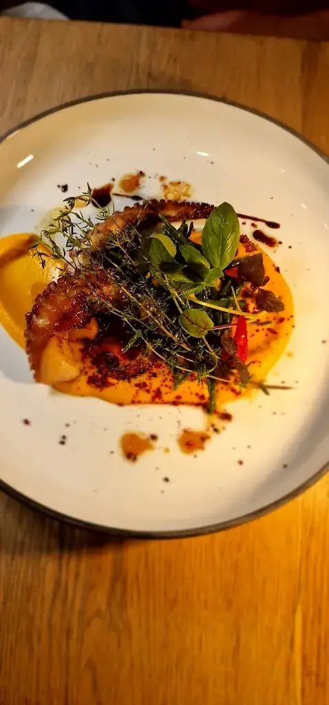 Kristina Gruica_Eat Things_Schilde_review