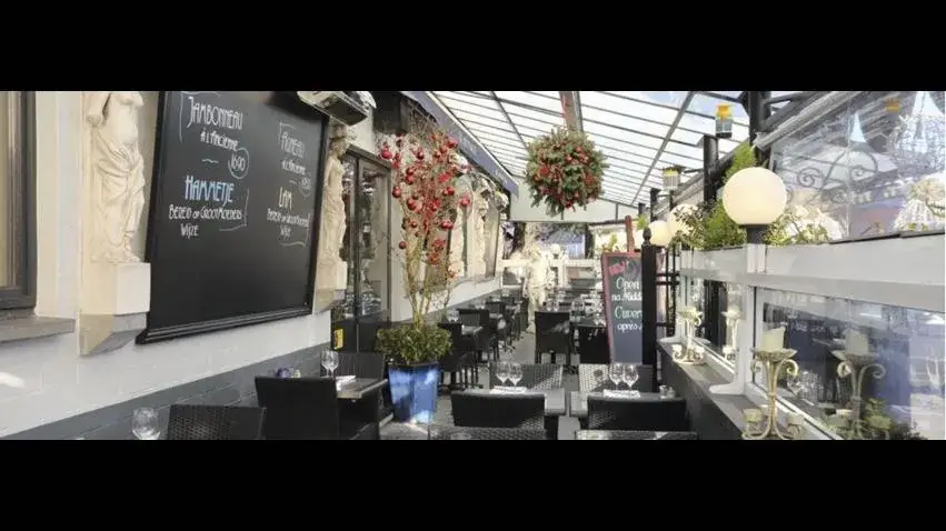 Play Bouzouki_Sint-Pieters-Leeuw_slider_image_1