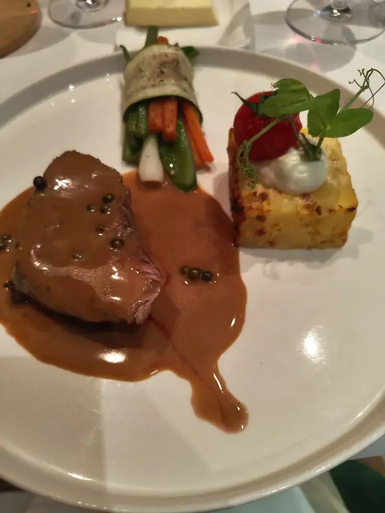 aymeric samyn_L'Homard Bizarre_Sint-Martens-Latem_review