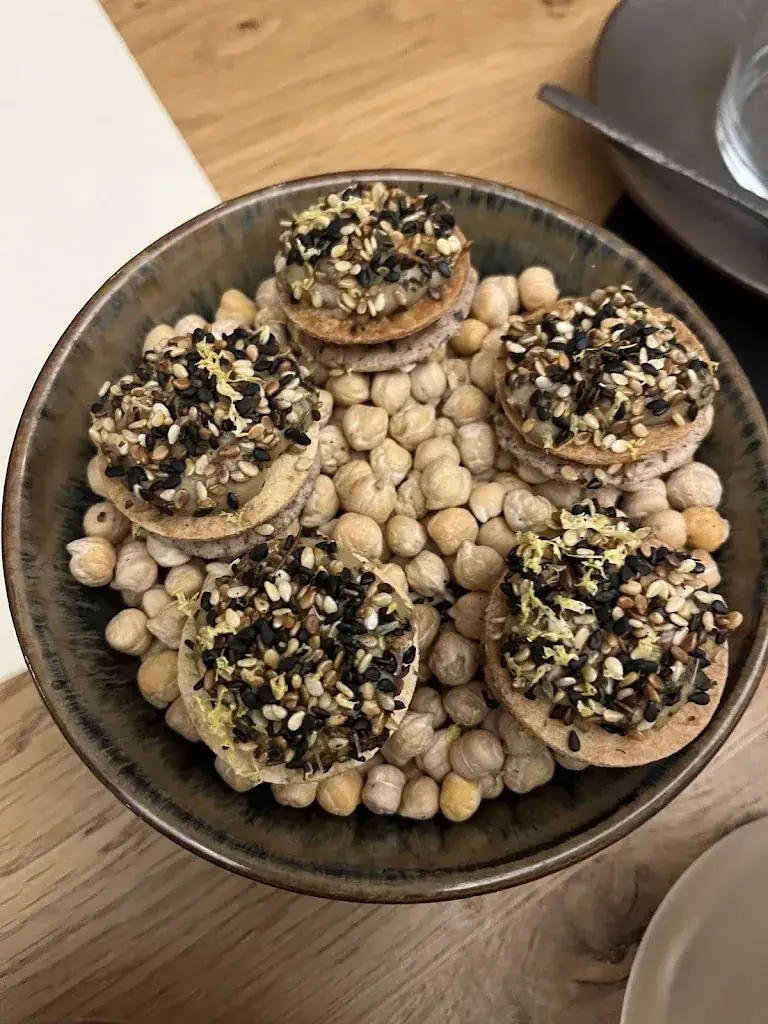 Maggie_August_Lennik_reseña