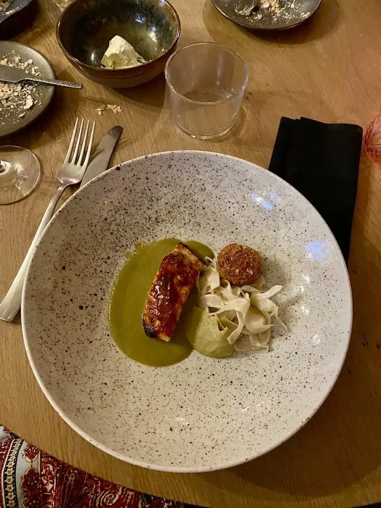 August_Lennik_slider_image_3