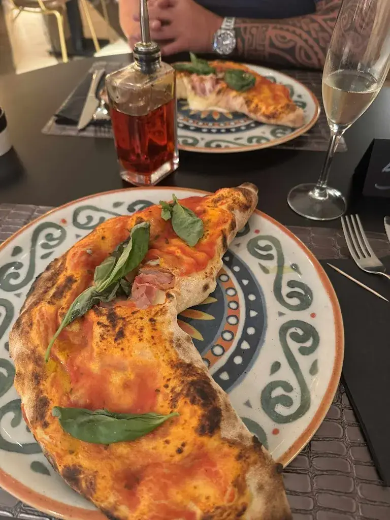 Piazza Grande restaurant à Lennik