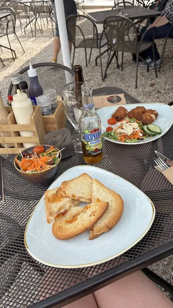 Eetcafe D'Akte_Lennik_slider_image_3