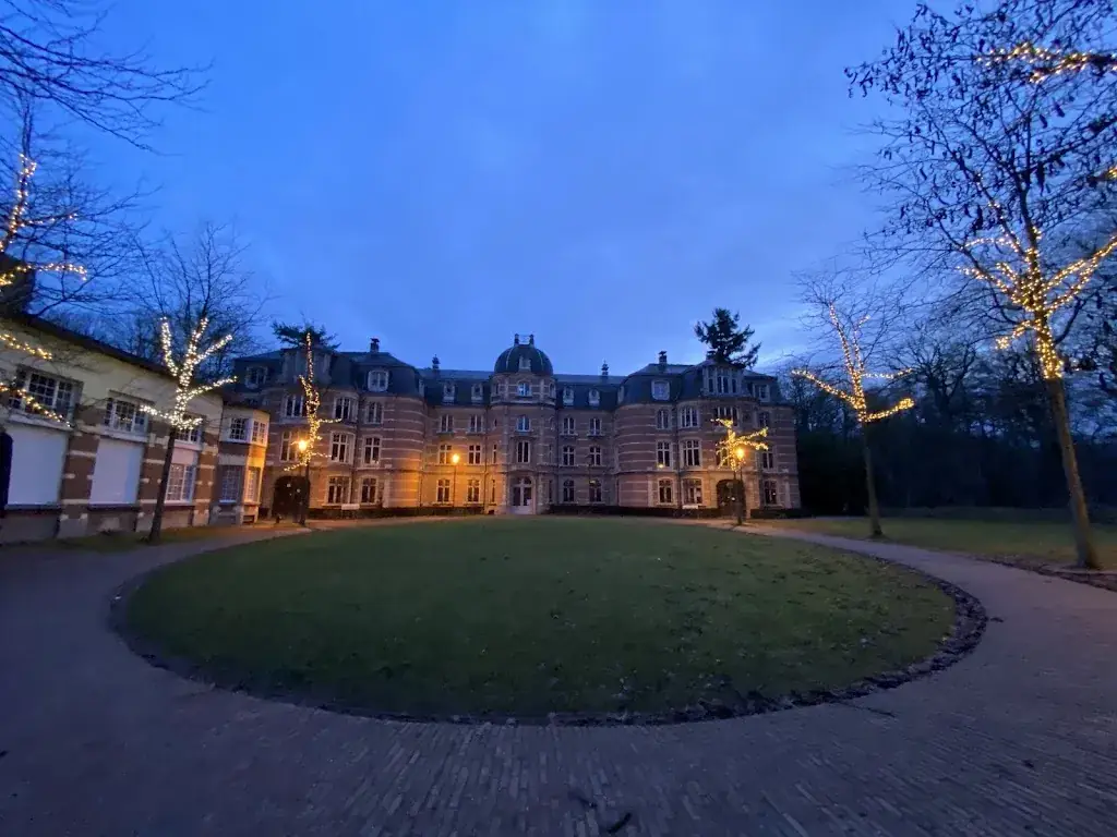 Thavyness_‘t Koetshuis_Stabroek_review