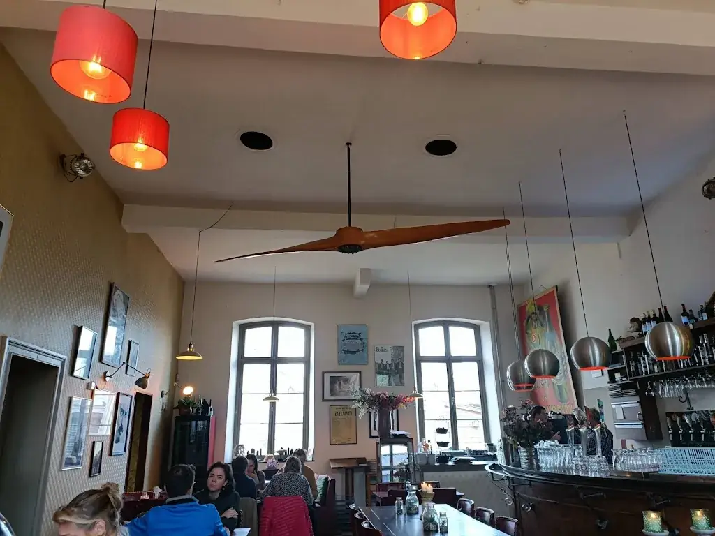 Henri Sycip_Coffee Modern_Voeren_review