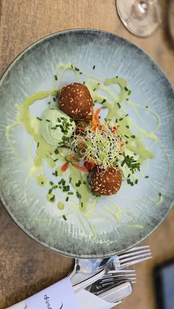 Shasank Silwal_Coffee Modern_Voeren_review