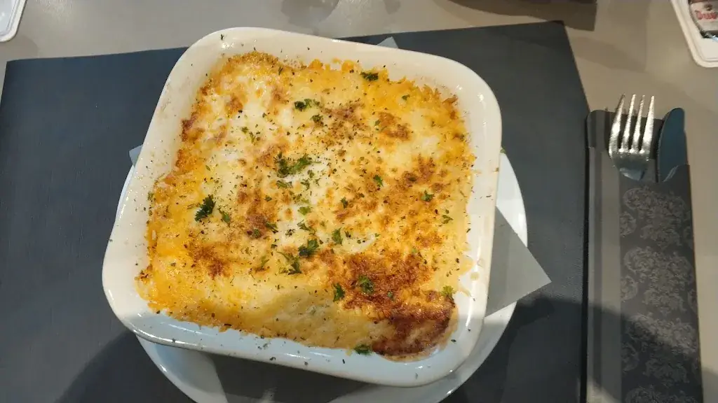 Geert Claes_Taverne Athene ‘Taki’_Beringen_review